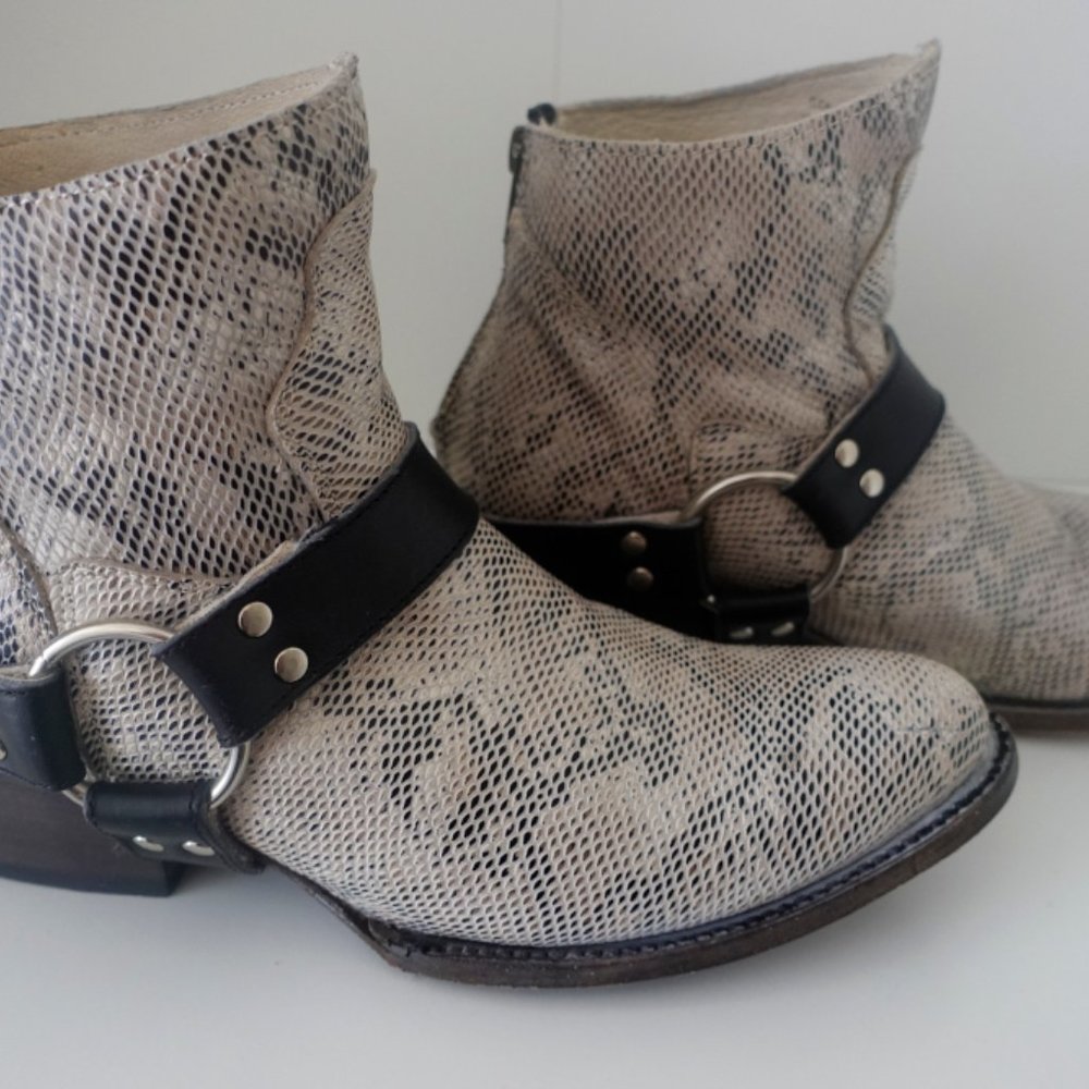 Freebird by Steven Santiago Moto Ankle Boot White Snakeskin Leather - Picture 3 of 4